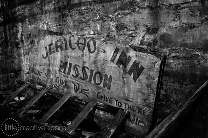 Black & White Underground Sign